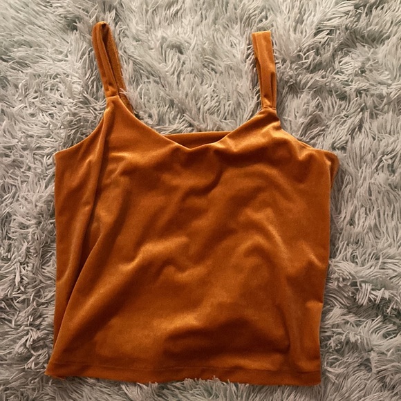 Cute gold velvet textured top - Picture 2 of 6